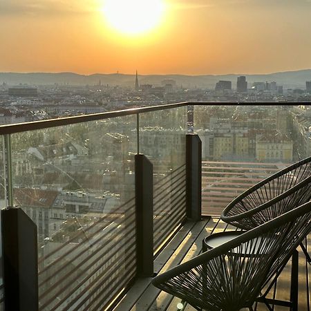 Panorama Sky Apartment I Rooftop Pool I Metro Station Wina Bagian luar foto