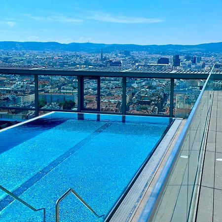 Panorama Sky Apartment I Rooftop Pool I Metro Station Wina Bagian luar foto