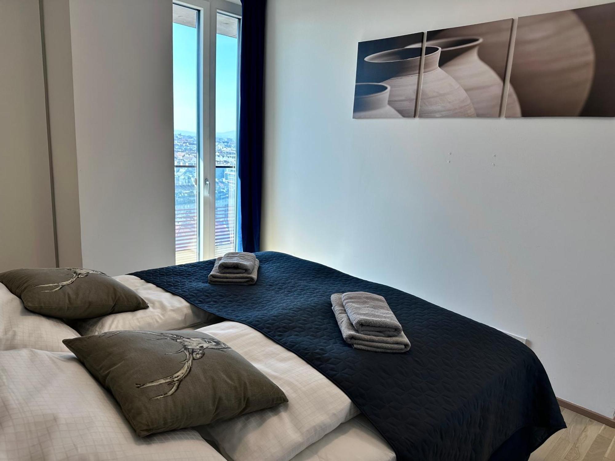 Panorama Sky Apartment I Rooftop Pool I Metro Station Wina Bagian luar foto