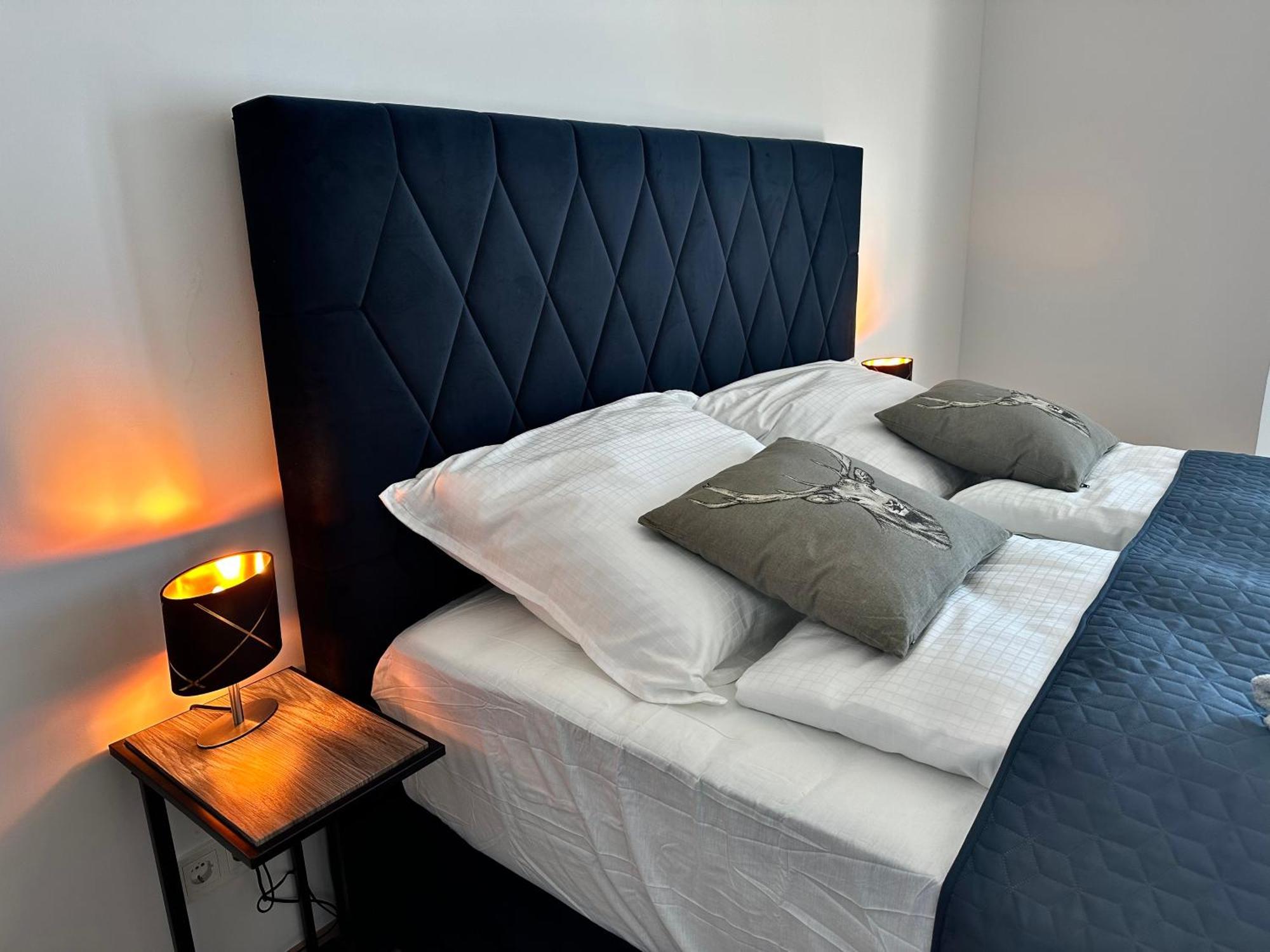 Panorama Sky Apartment I Rooftop Pool I Metro Station Wina Bagian luar foto
