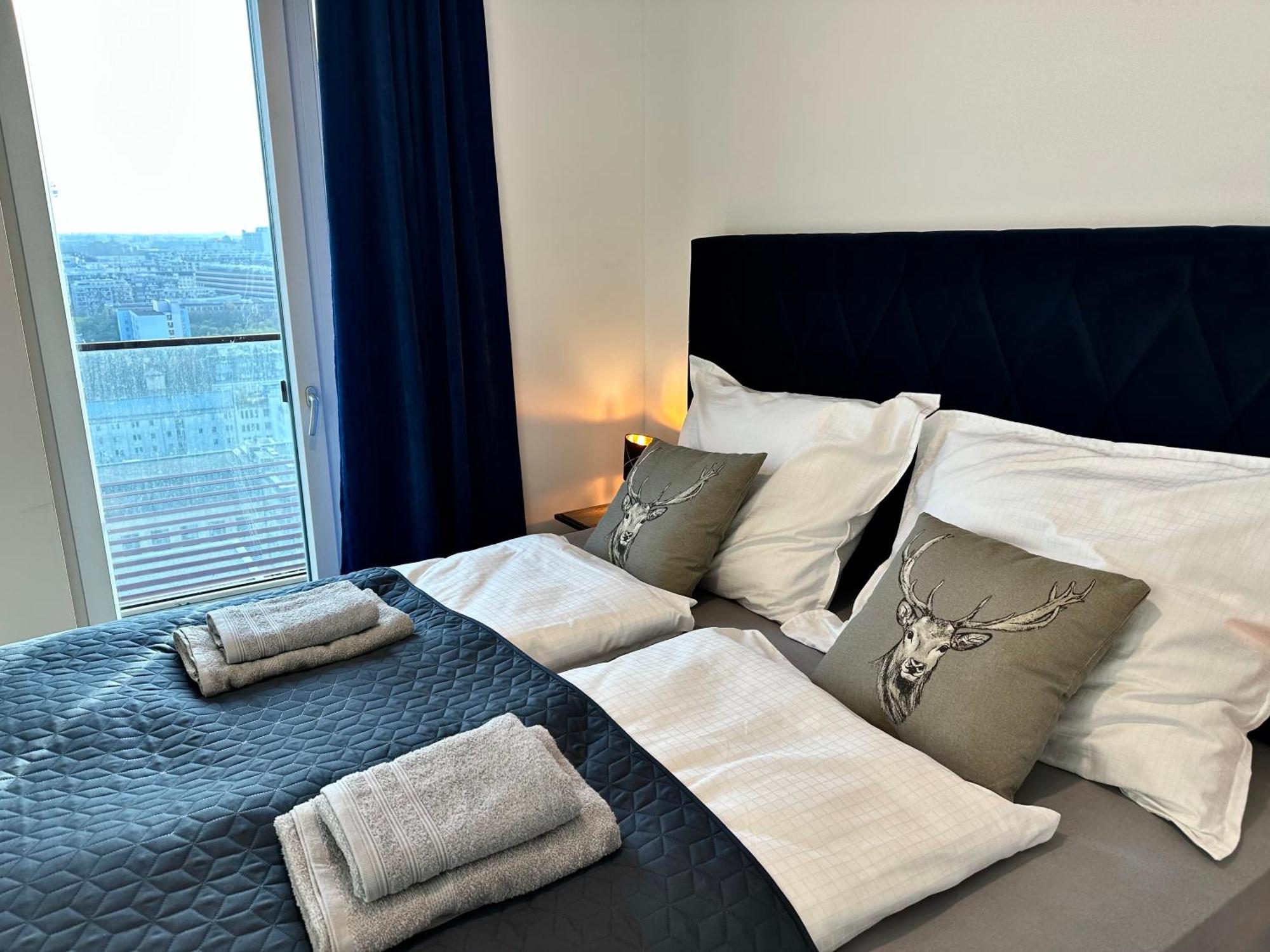Panorama Sky Apartment I Rooftop Pool I Metro Station Wina Bagian luar foto